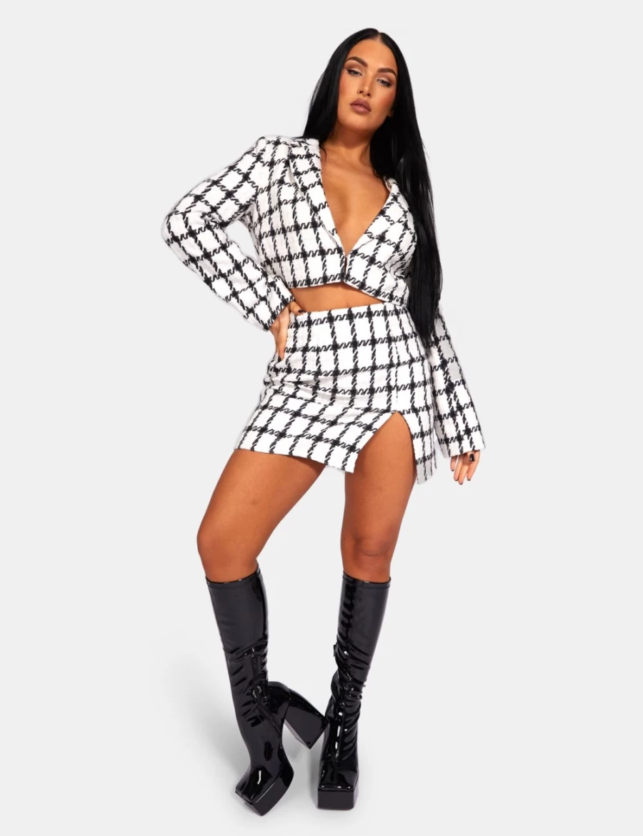 Public Desire Women's Ivory Monochrome Textured Check Mini Skirt - Trendy Plaid Design