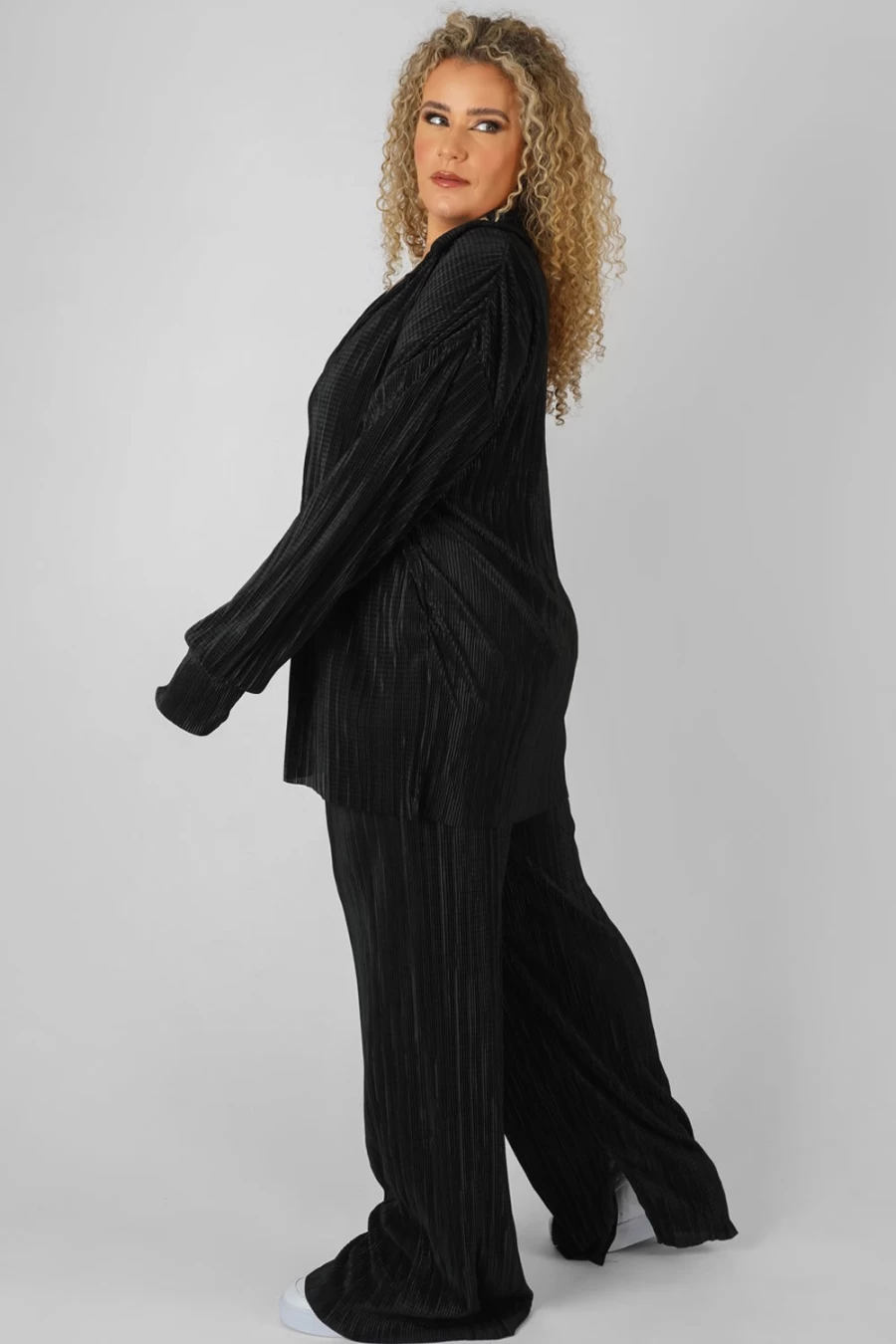 Public Desire Women's Black Curve Oversized Plisse Shirt - Stylish & Comfortable Tunic Top